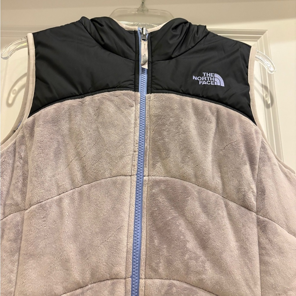 The North Face Reversible Vest - Picture 7 of 16